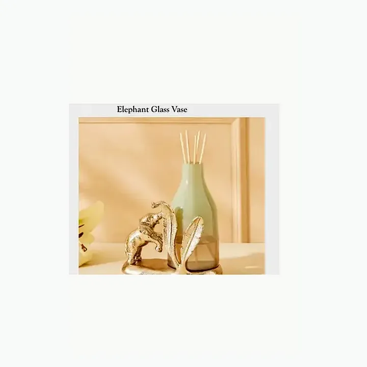 #6318 5.4x3x6 @550 Elephant Glass Vase #6318 A 5.4x3x6 @550 Elephant Glass Vase detail