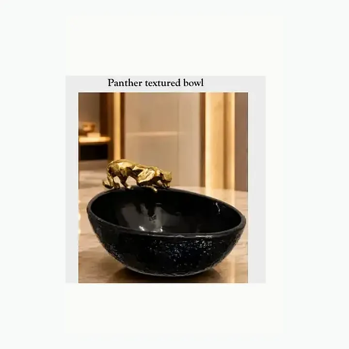 Panther textured bowl detail