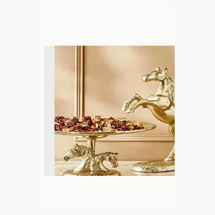 Horse Sculpture & Table Lamp Décor detail