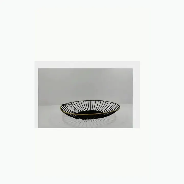 #5107 12X9X2.5 @260 Décor Metal Basket #5106 10X10X6 @225 Décor Metal Basket detail