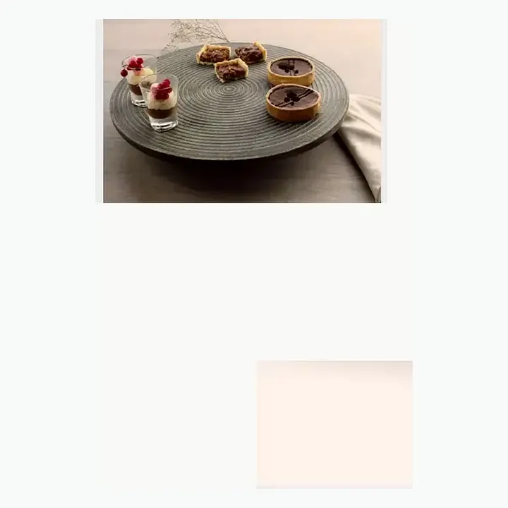Wooden Lazy Susan detail