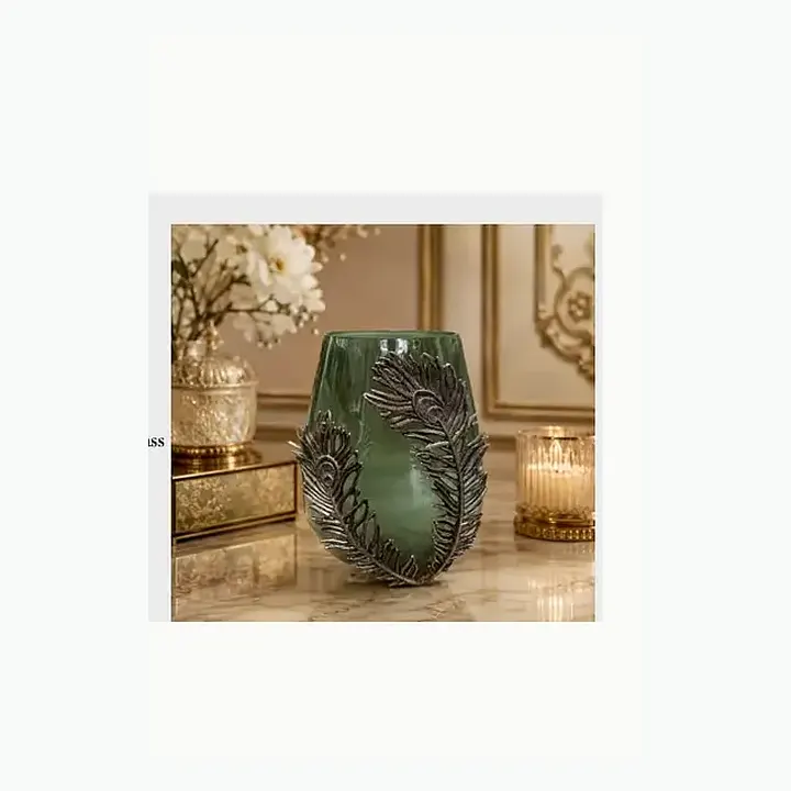 #6375 10x10x11 @1290 Feather Glass Vase detail