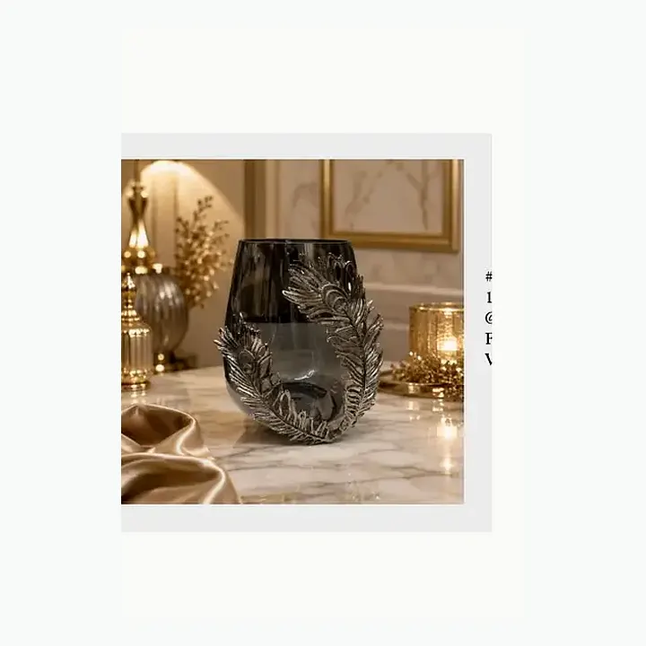 #6375 10x10x11 @1290 Feather Glass Vase detail