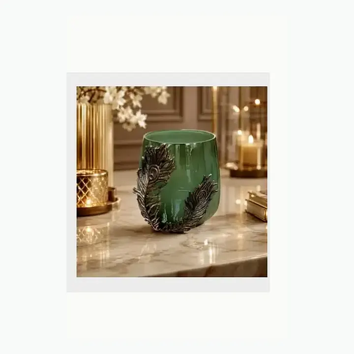 #6376 8x8x7.25 @860 Feather Glass Vase detail