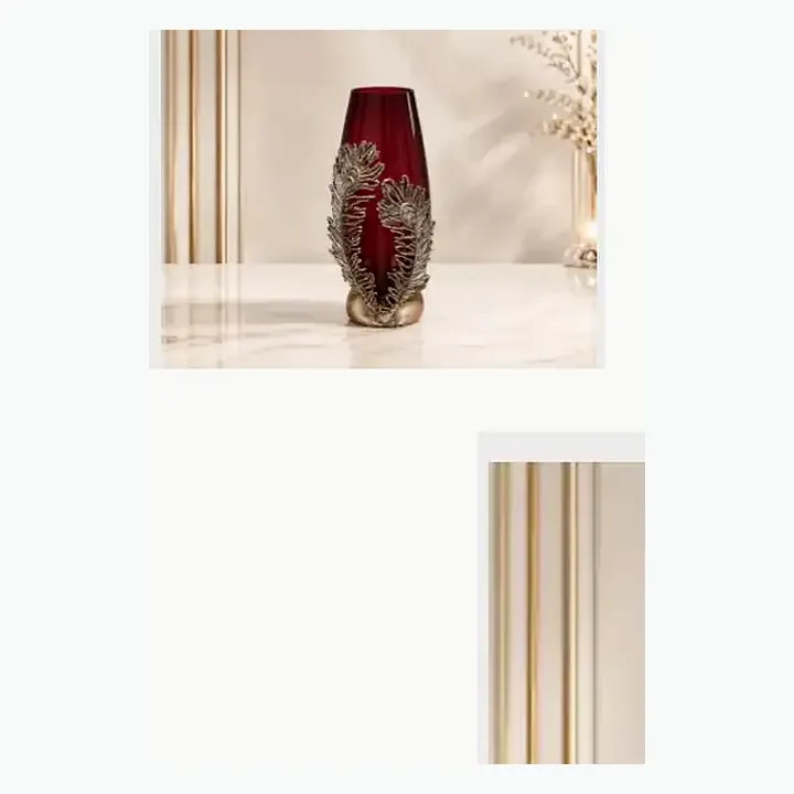 #6392 5x5x13.5 @1250 Feather Glass Vase detail