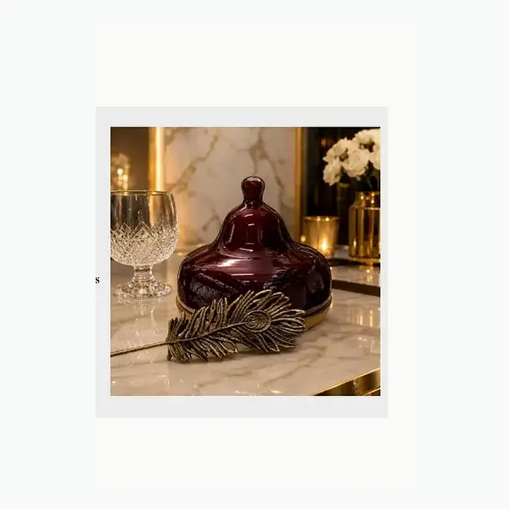 #6414 11x11x10 @1600 Feather Glass Cake Dome detail